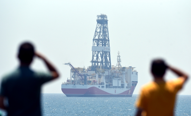 Türkiye'nin ilk sondaj gemisi 'Fatih' Antalya'da